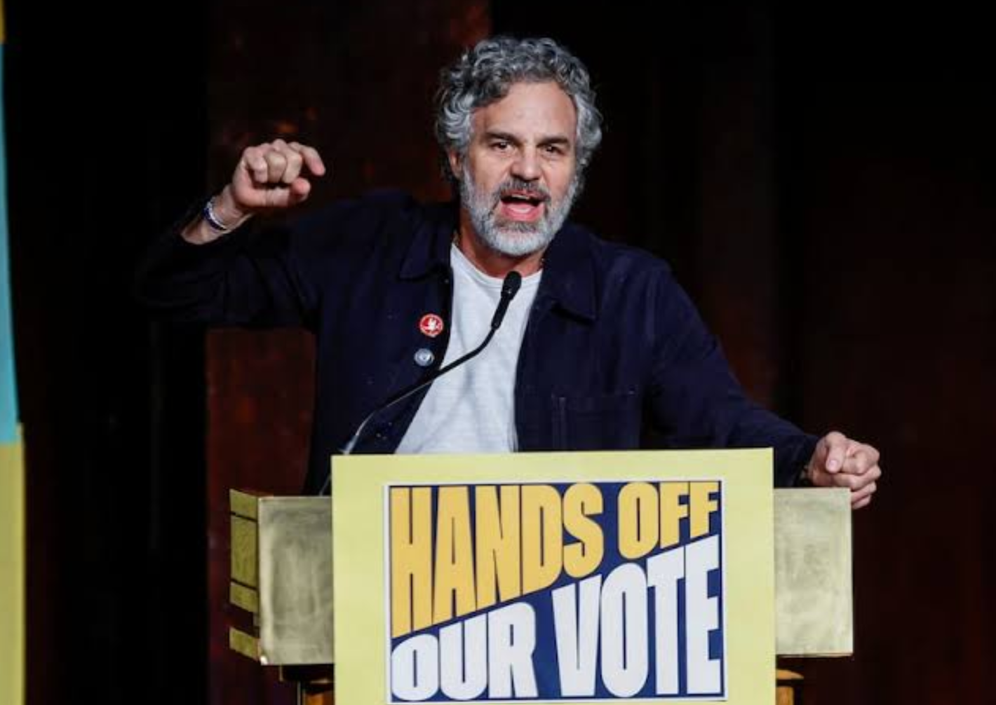 Mark Ruffalo menentang Trump di New Yok pada 4 Oktober 2026